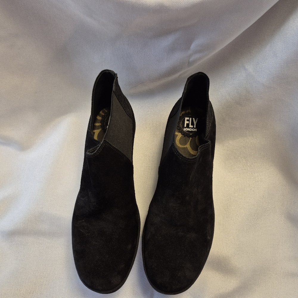 FLY LONDON YEGO WOMEN'S BLACK SUEDE ANKLE BOOTIES US SIZE 9.5